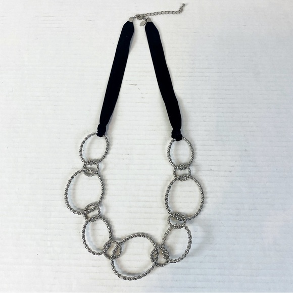 Chico’s Chanelle Silver Twisted Linked Ring Velvet Strap Necklace - Picture 1 of 5